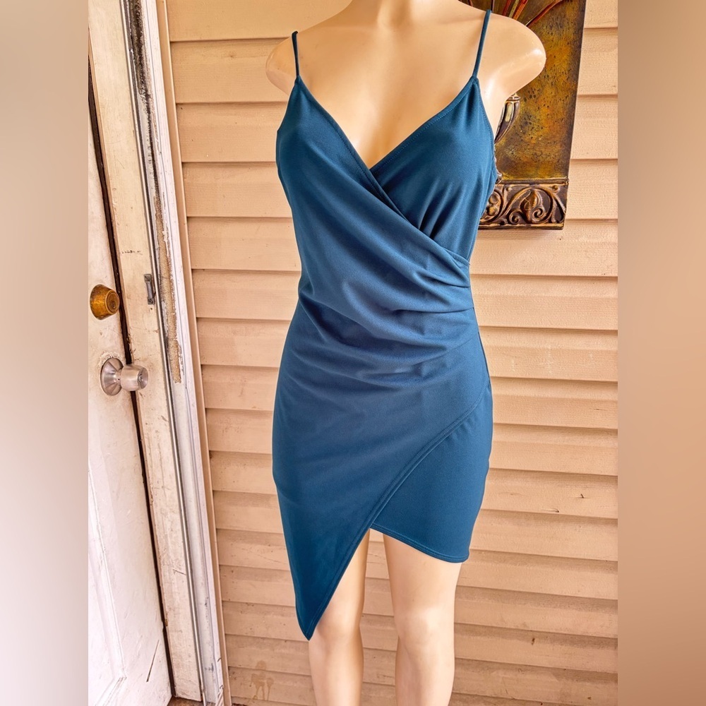 Sunst + Spring women’s blue Ruched V-neck Asymmetrical cocktail Dress NWT